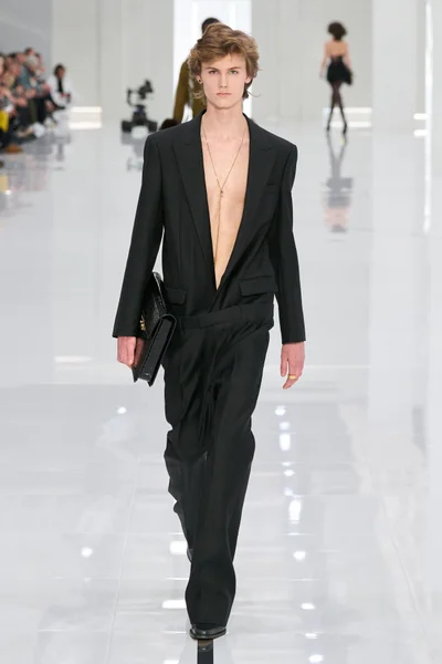 Look 4